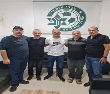 אתגר חדש. מריח במעמד החתימה