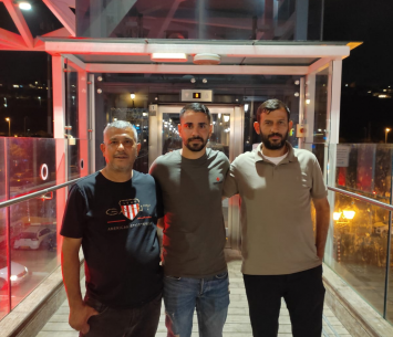 אזולאי במעמד החתימה