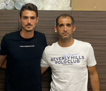 אטיה במעמד החתימה