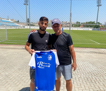 כהן במעמד החתימה