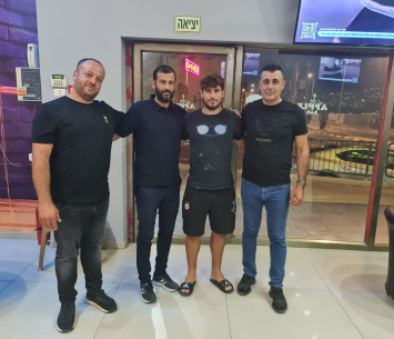 חמו במעמד החתימה