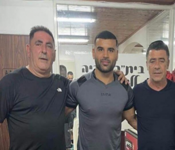 ממשיך בנהריה. מוסא במעמד החתימה