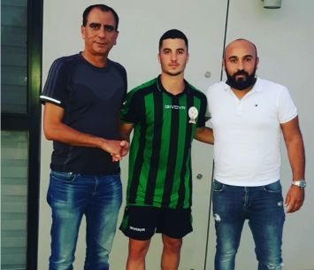 השחקן במעמד החתימה