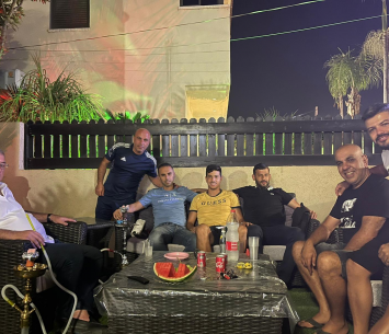 עזריה במעמד החתימה 