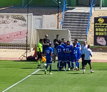 חוגגים את הניצחון. שחקני דימונה