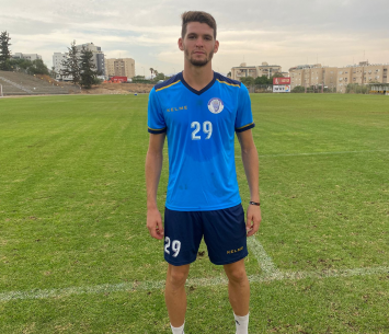 סלם במעמד החתימה 