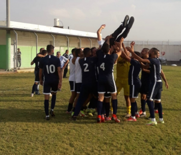 החגיגות של שחקני כפר מנדא. (צילום המועדון)