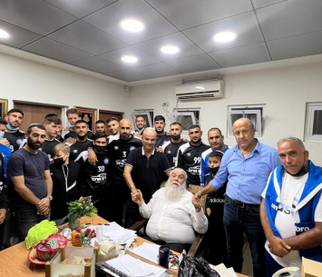 ברכת העלייה אצל הרב מאמו (צילום: דוברות המועדון)