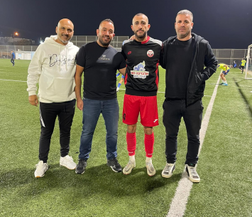 קלדרון במעמד החתימה