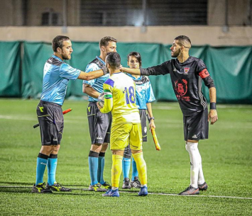 משחק מרתק. שחקני שתי הקבוצות (צילום: נזיה סולטאן)