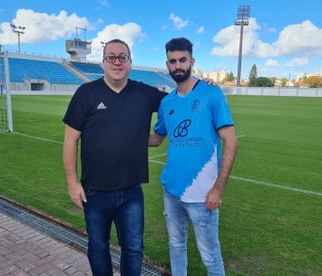 צמח במעמד החתימה 