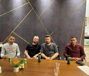 דהן במעמד החתימה