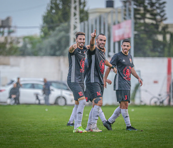 ואים עמאשה חוגג את השער החמישי של טירה (נזיה סולטאן)