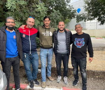 חסון במעמד החתימה