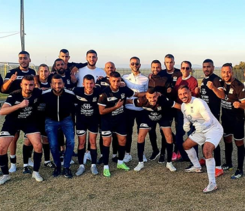 ניצחון מוחץ. שחקני כפר קרע (צילום המועדון)