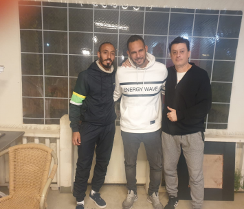 אלימלך במעמד החתימה 