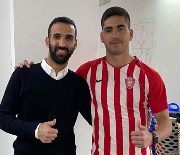 הבלם במעמד החתימה