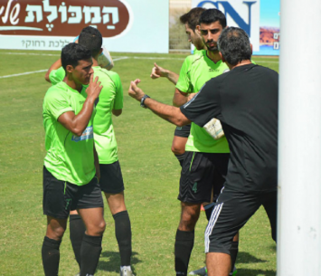 יצאו רק עם נקודה. שחקני עמישב (פרנסיסקו דיסטסיו)