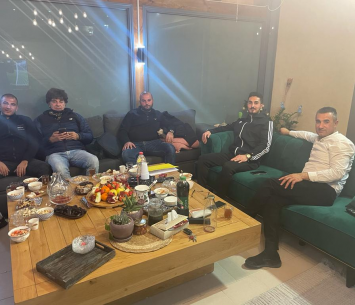 מחאמיד במעמד החתימה