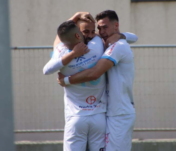 שחקני יפו חוגגים (בן מלניק)