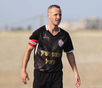 קפטן הרצליה עמיר אבלס (וואסים מוואסי)