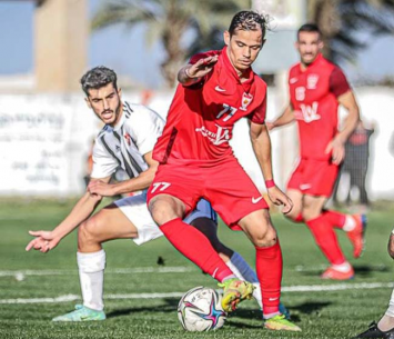 גרשומוב חולף על פני שחקן פרדיס (נזיה סולטאן)