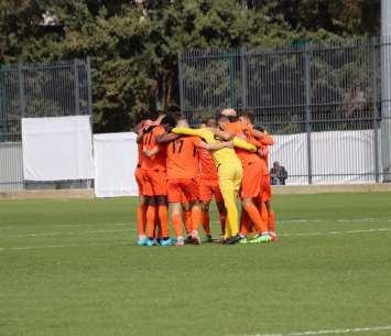 חזרו לעניינים. שחקני כפר שלם (בן מלניק)