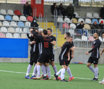 נראים נהדר. שחקני טירה (דאפר מחאמיד)