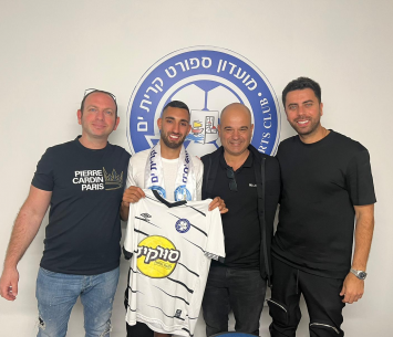 סויד במעמד החתימה