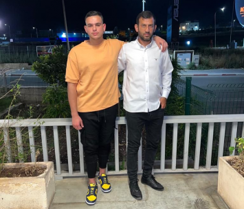 בן לולו במעמד החתימה