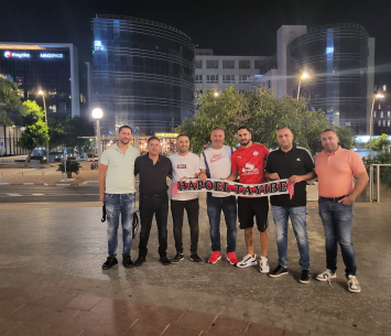 גומה במעמד החתימה 