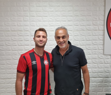 כהן במעמד החתימה