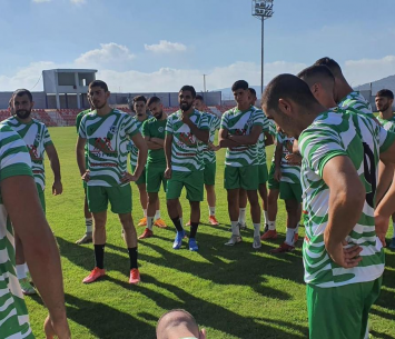 עניין רב. שחקני כפר כנא