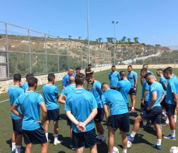 מעלים קצב. שחקני זלפה