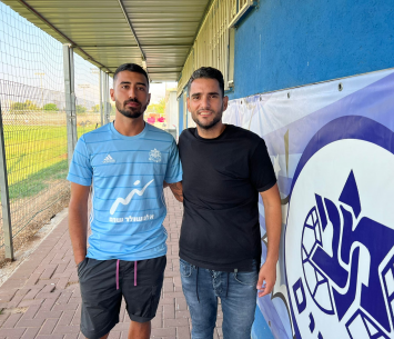 פרץ במעמד החתימה