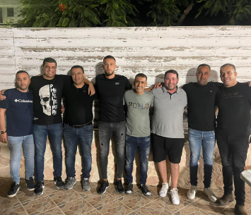 סמאר במעמד החתימה 