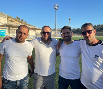 כיאל במעמד החתימה