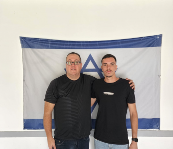 רודיק במעמד החתימה