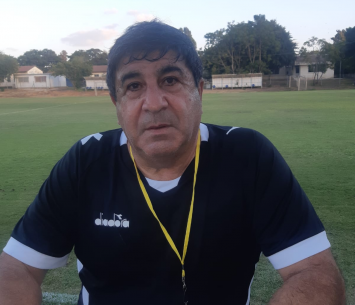 בנה קבוצה מעניינת. אזולאי