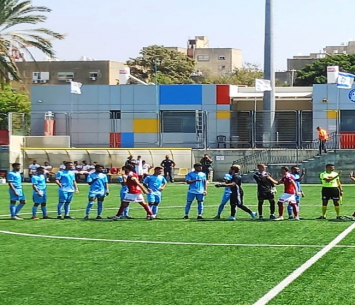 שחקני אתא לפני פתיחת המשחק