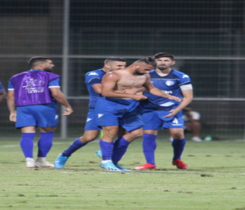 שער בלתי נשכח. עבדאללה חליחל חוגג את כיבוש השער, שהשאיר את קרית שמונה בליגת העל (אתר גליל עולה)