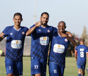 שחקני טייבה חוגגים ניצחון (דאפר מחאמיד)