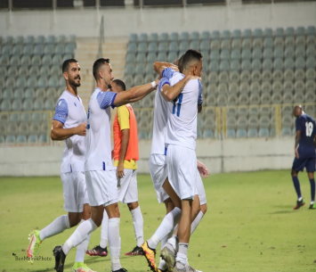 יכבשו גם מול מרמורק? דור אלברמן (ראשון משמאל) ושחקני הרצליה (בן מלניק)