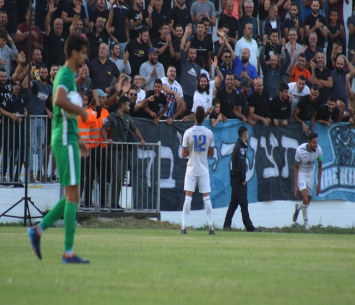 חגיגה ביציעים ועל כר הדשא. קסאם נג'אר חוגג עם האוהדים (דאפר מאחמיד)