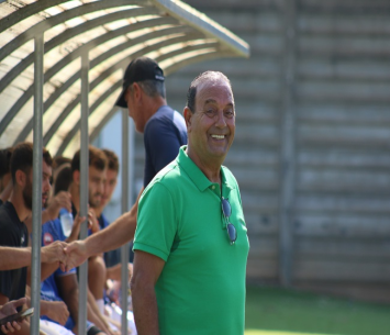 זה התחיל בחיוך. חיים לוי בהופעת הבכורה שלו ברעננה (דאפר מאחמיד)