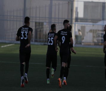 מקווים לדחייה. שחקני קלנסוואה (דאפר מאחמיד)