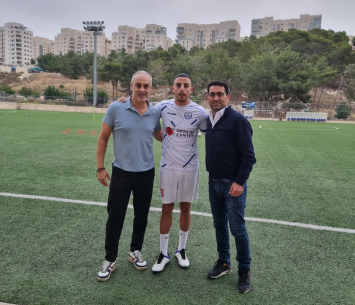 מדהלה במעמד החתימה (מדיה מ.כ ירושלים)