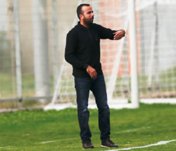 בא להציל. סרסור