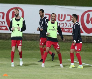 חלק מתאמנים וחלק לא. שחקני לוד