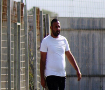 יוביל את קבוצתו מהיציע במשחקים הקרובים. אחמד סבע